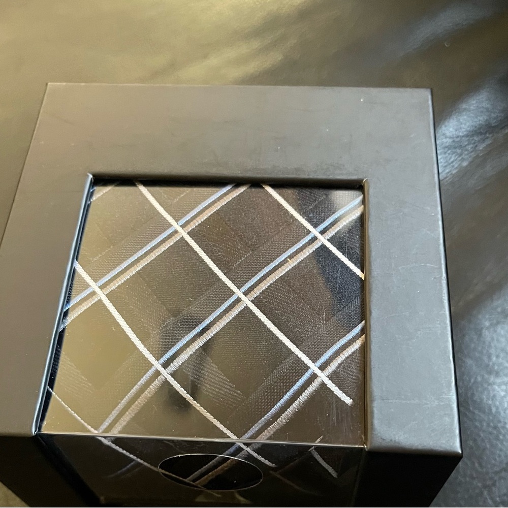 Jones New York Tie with Box - Picture 1 of 3